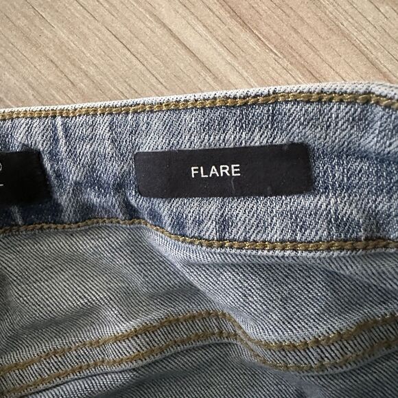 Judy Blue Mid Rise Tinted Pin Tack Detail Flare Jeans Size 16W - Picture 5 of 8